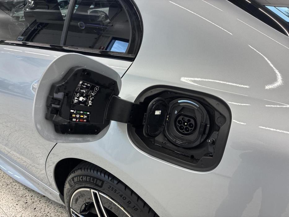 MERCEDES-BENZ C 2025