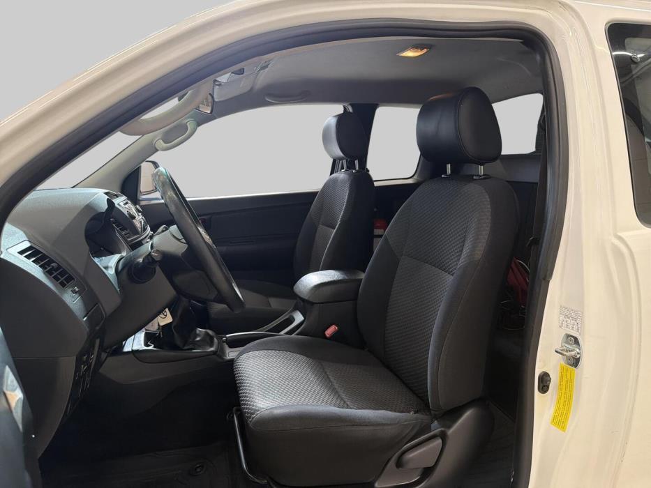 TOYOTA Hilux 2013