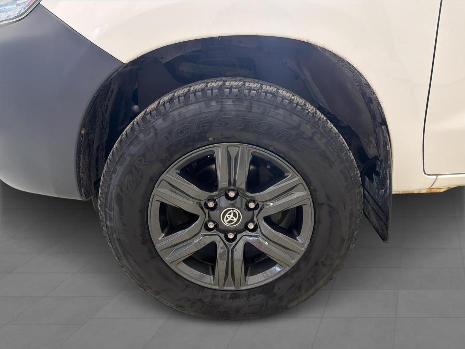 TOYOTA Hilux 2013