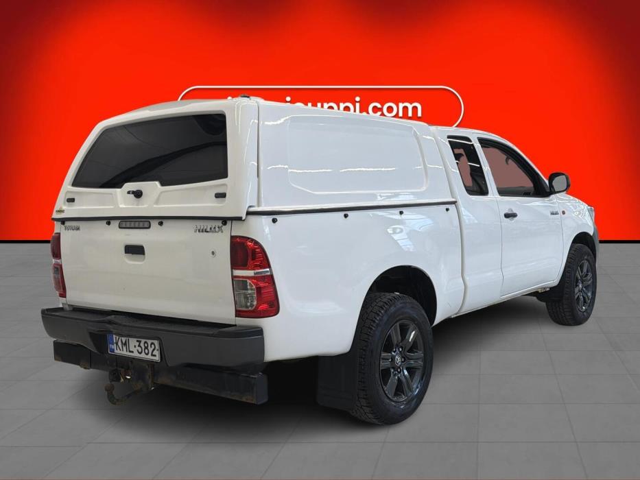 TOYOTA Hilux 2013