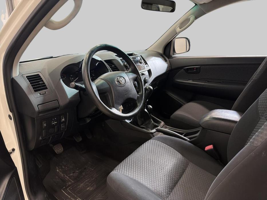 TOYOTA Hilux 2013