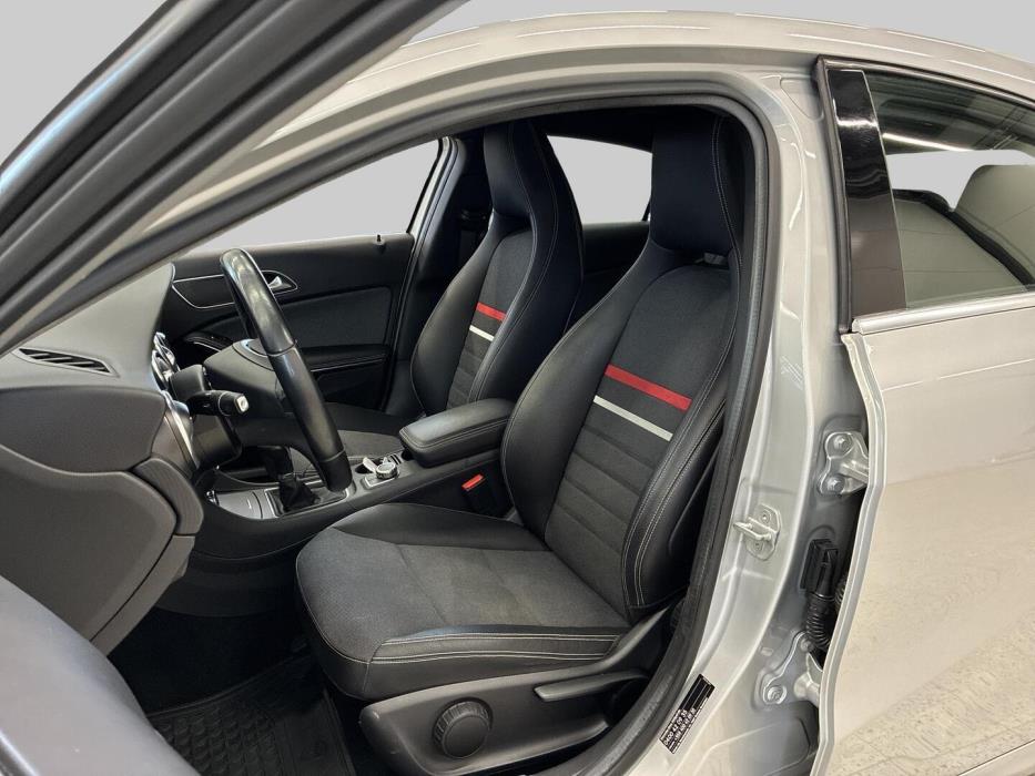 MERCEDES-BENZ A 2014