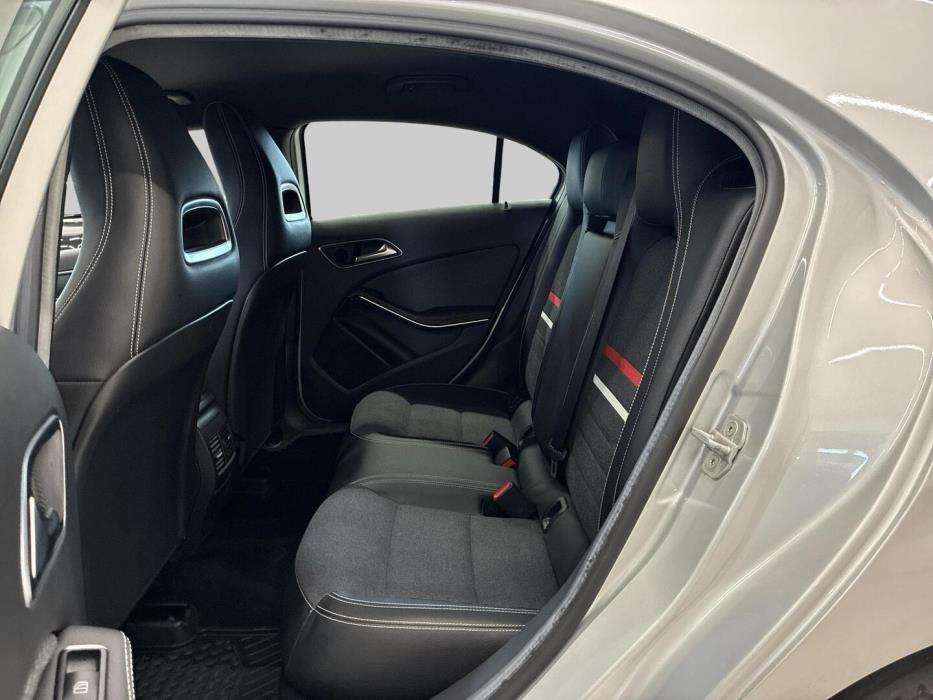 MERCEDES-BENZ A 2014