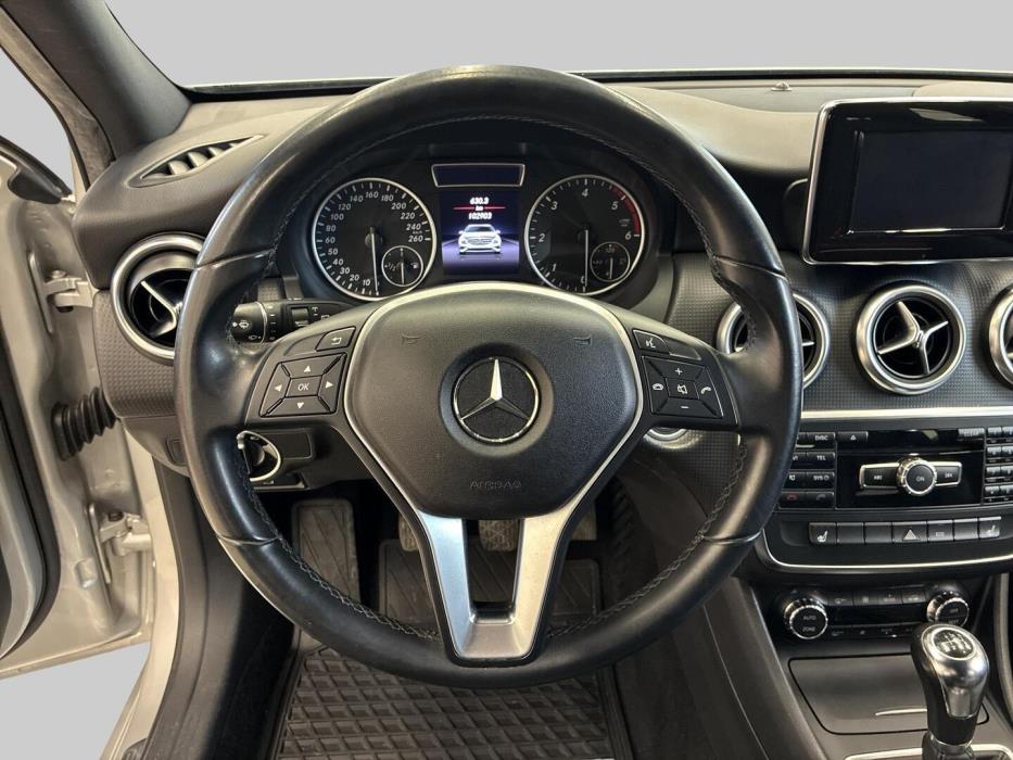 MERCEDES-BENZ A 2014