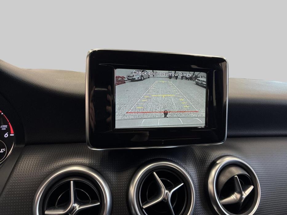 MERCEDES-BENZ A 2014