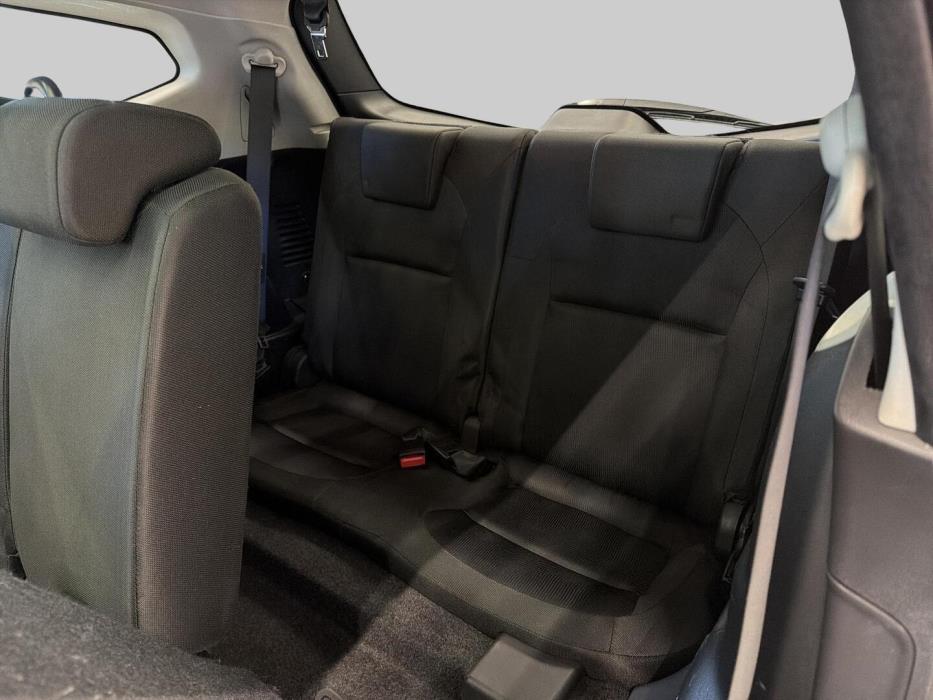NISSAN Qashqai+2 2012