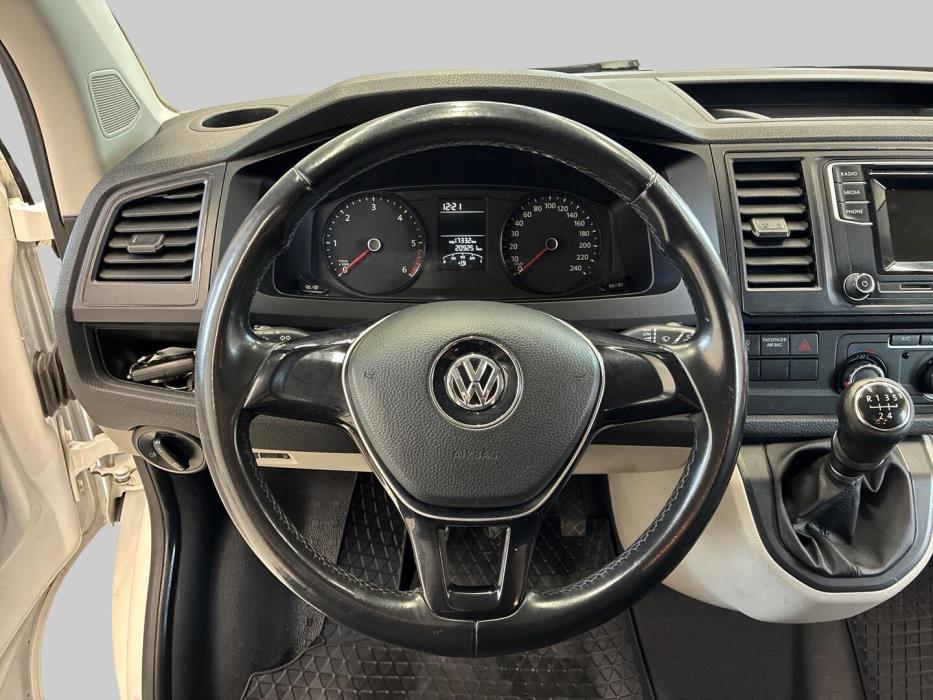 VOLKSWAGEN Caravelle 2016