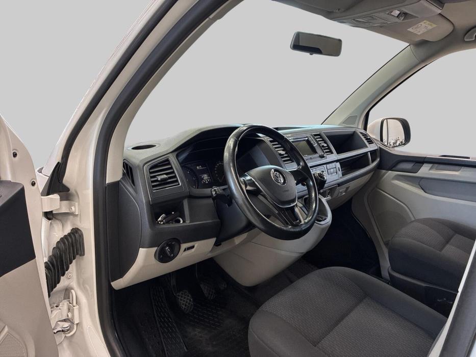 VOLKSWAGEN Caravelle 2016