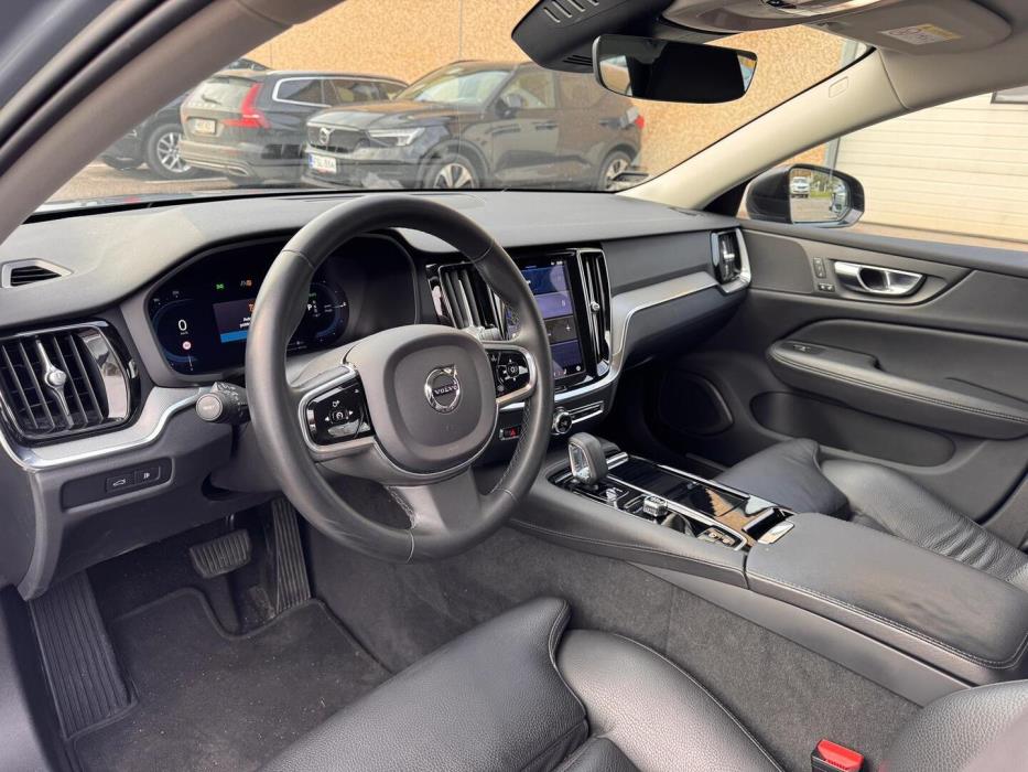 VOLVO V60 2023