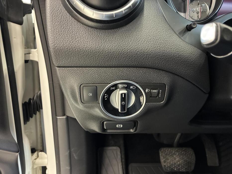 MERCEDES-BENZ CLA 2014