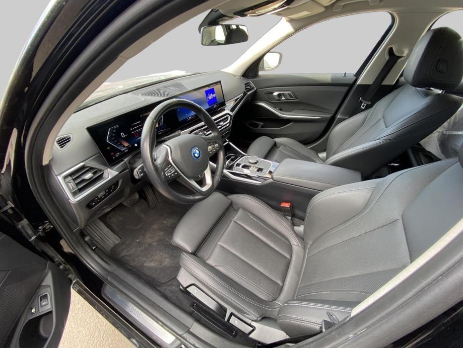 BMW 330 2023