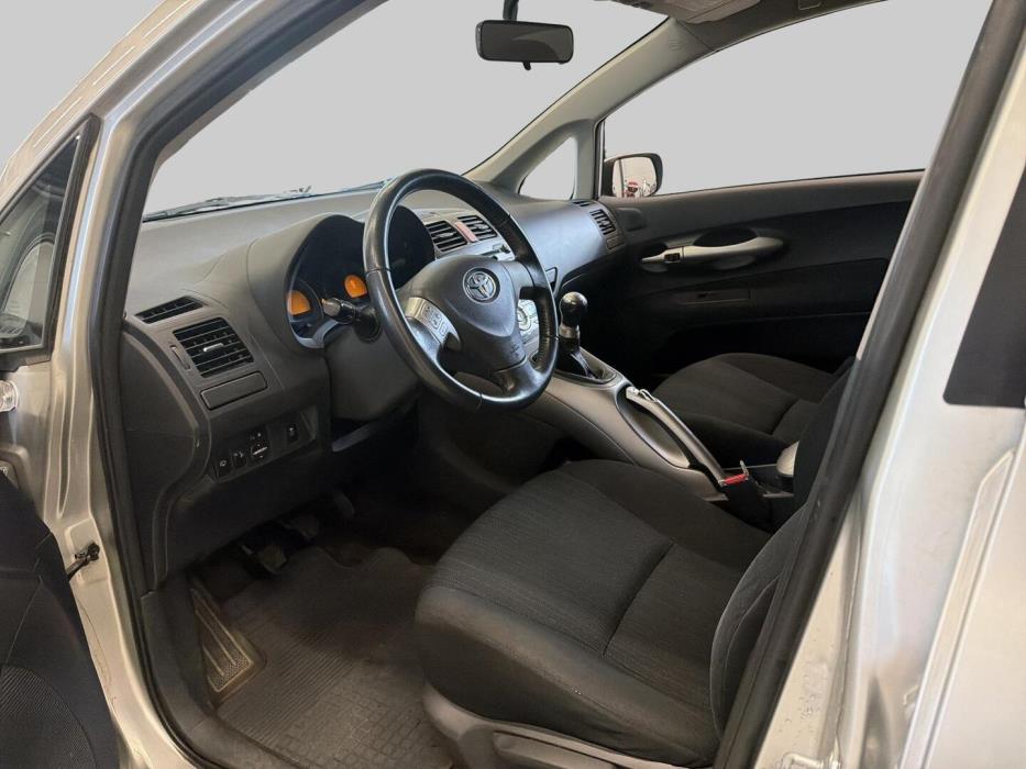TOYOTA Auris 2008