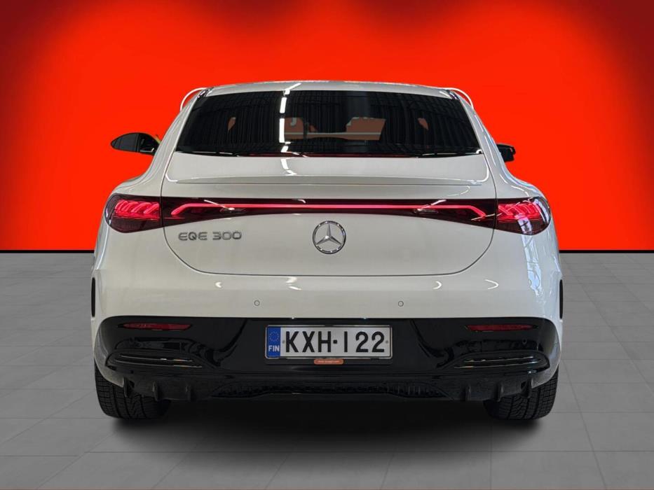 MERCEDES-BENZ EQE 2024