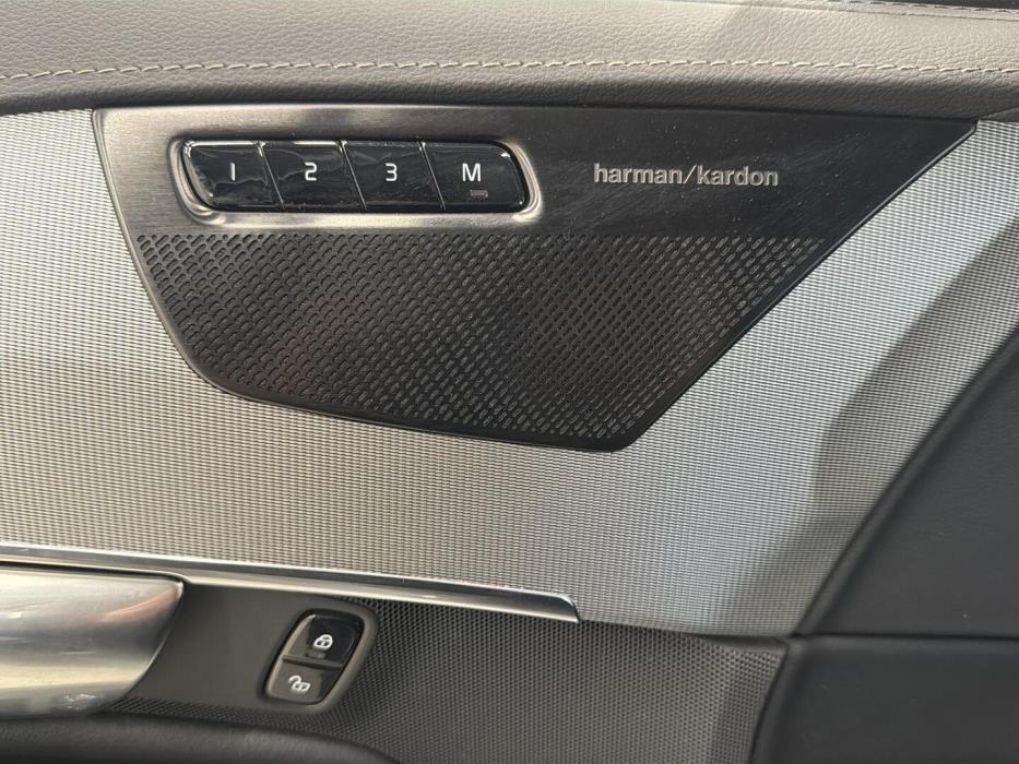 VOLVO XC90 2023