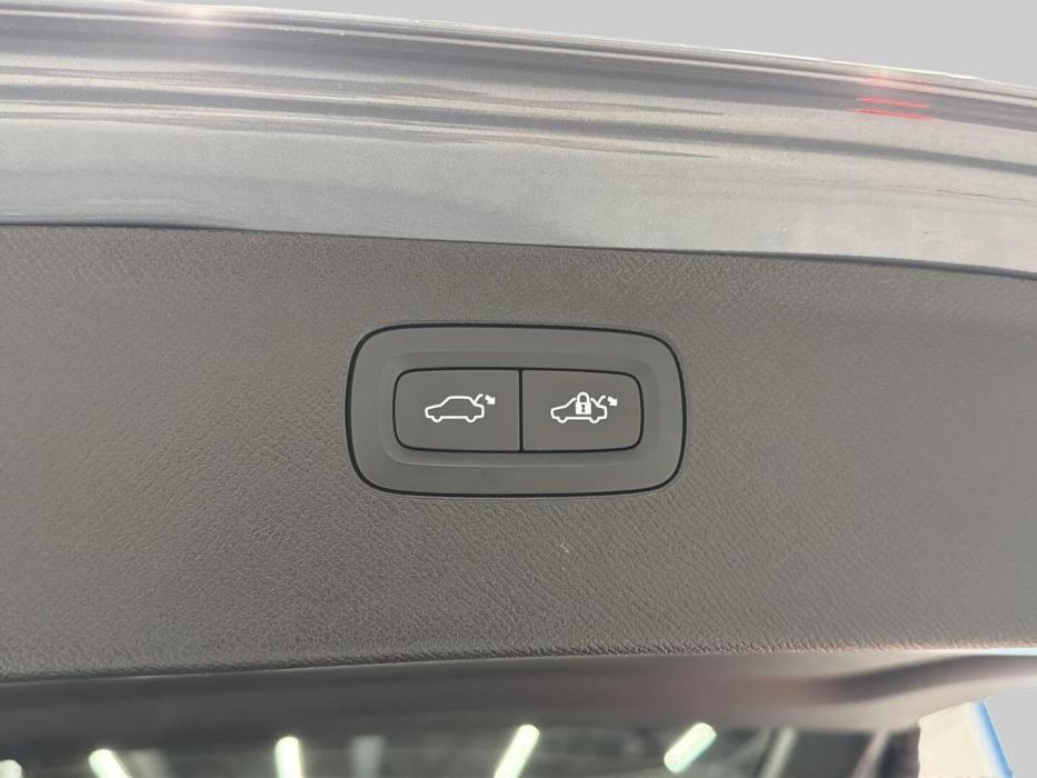 VOLVO XC90 2023