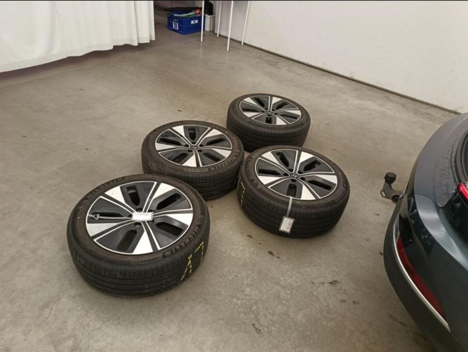 POLESTAR 2 2023
