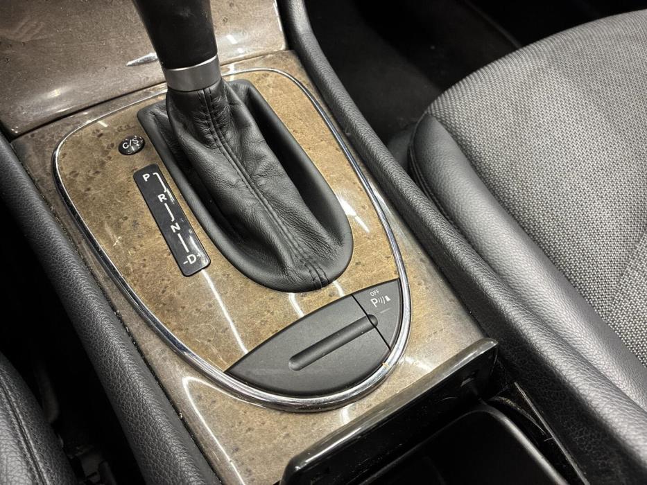 MERCEDES-BENZ E 2008