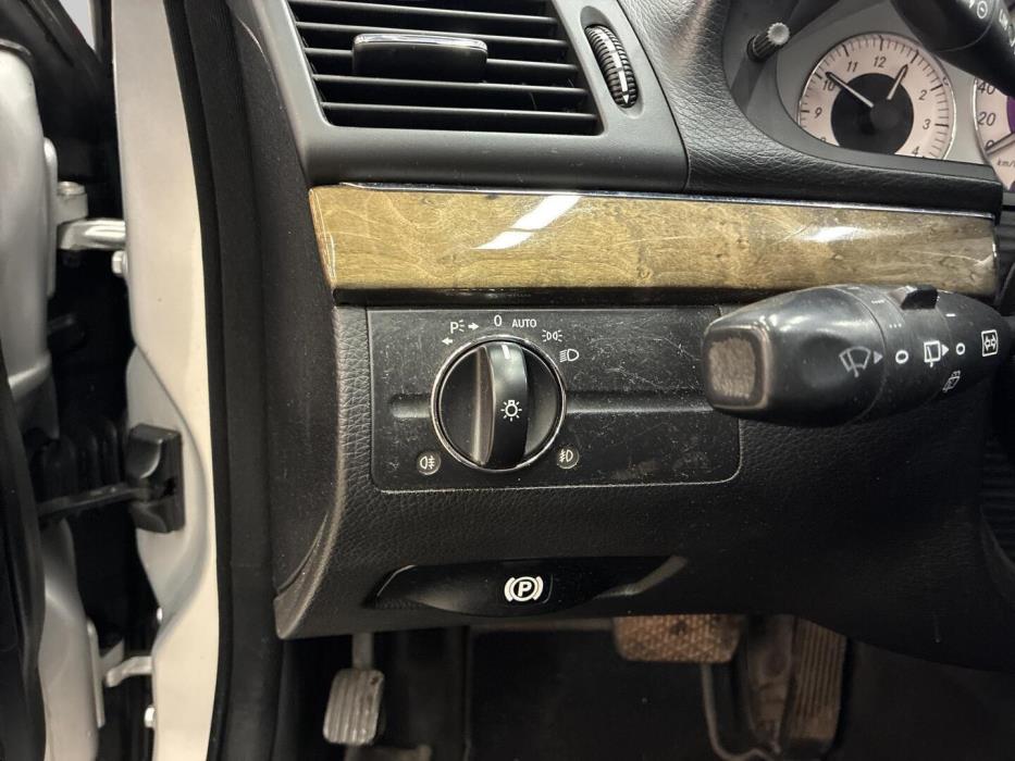 MERCEDES-BENZ E 2008