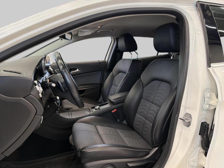 MERCEDES-BENZ GLA 2019