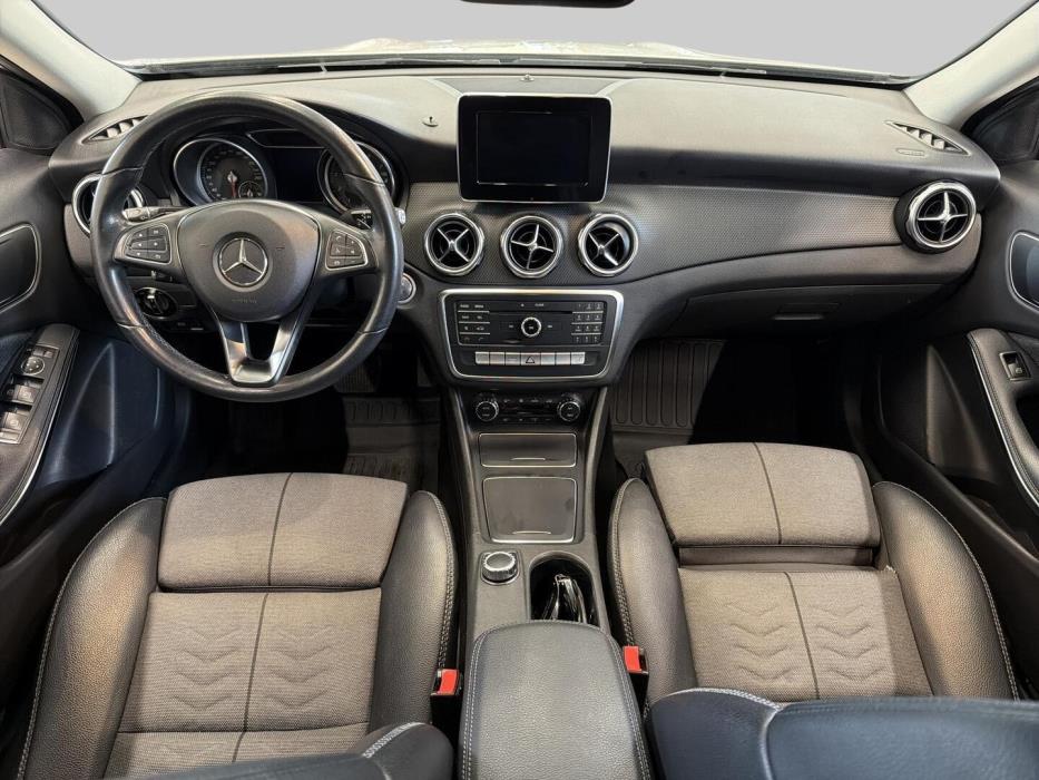 MERCEDES-BENZ GLA 2019