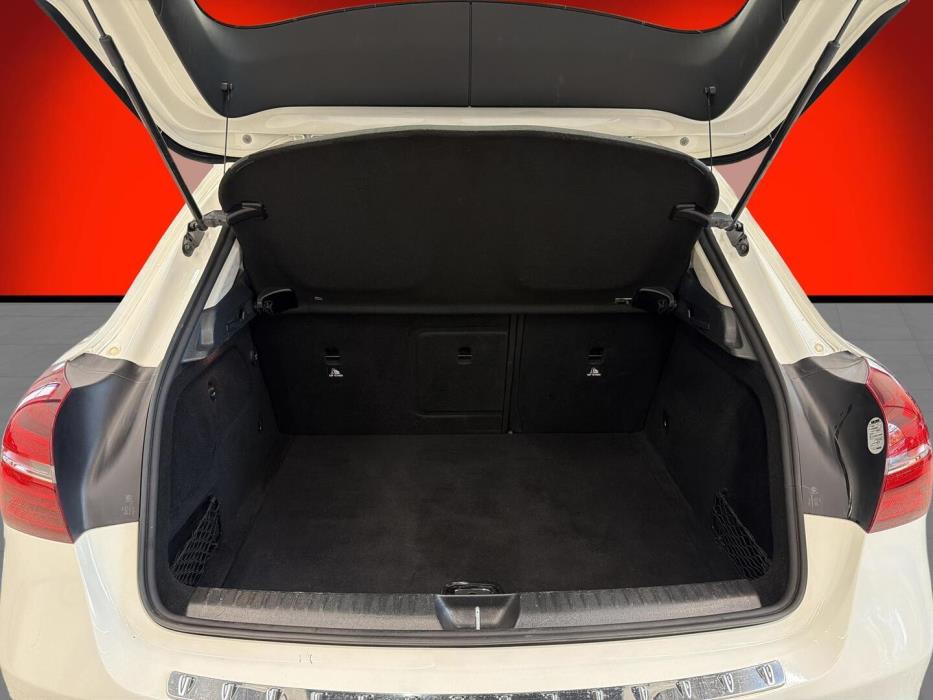 MERCEDES-BENZ GLA 2019