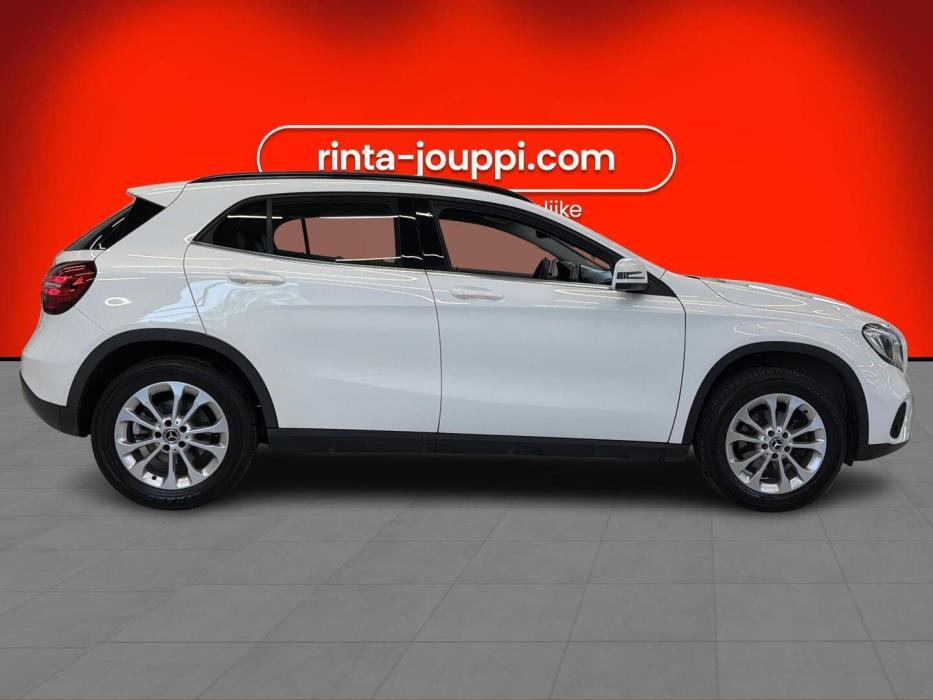 MERCEDES-BENZ GLA 2019