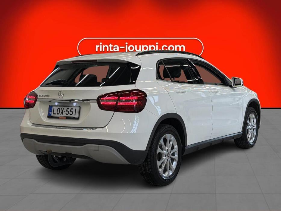 MERCEDES-BENZ GLA 2019