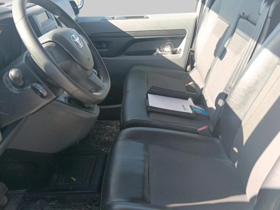 TOYOTA Proace 2021