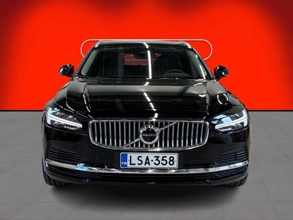 VOLVO V90 2023