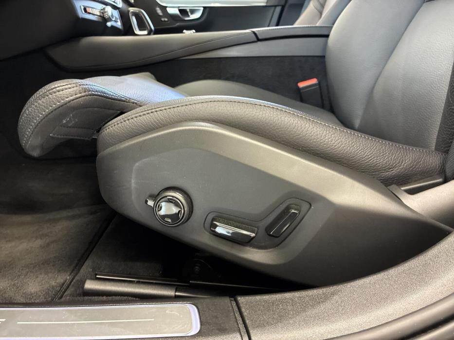 VOLVO V90 2023
