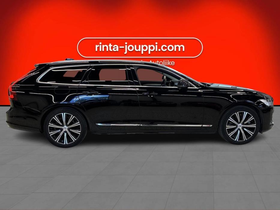 VOLVO V90 2023