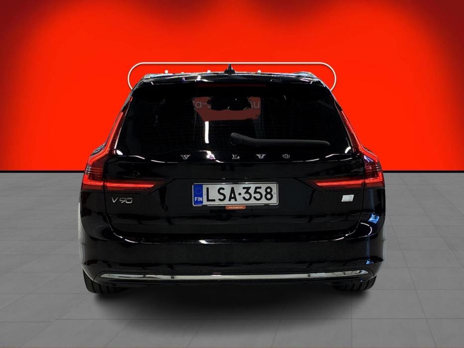 VOLVO V90 2023