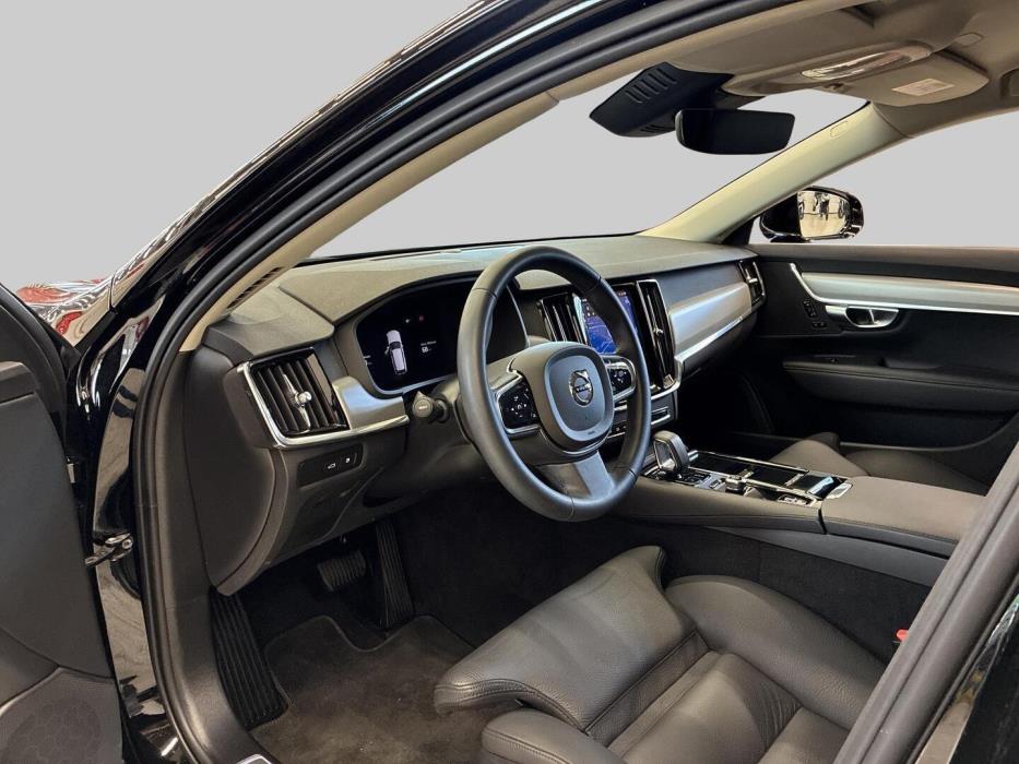 VOLVO V90 2023