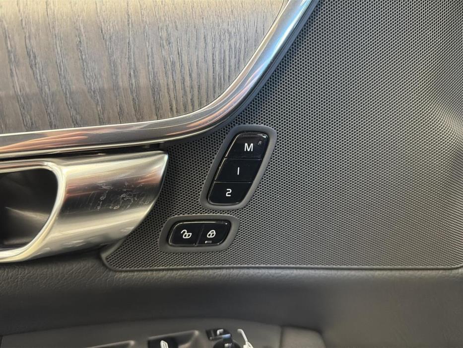 VOLVO V90 2022