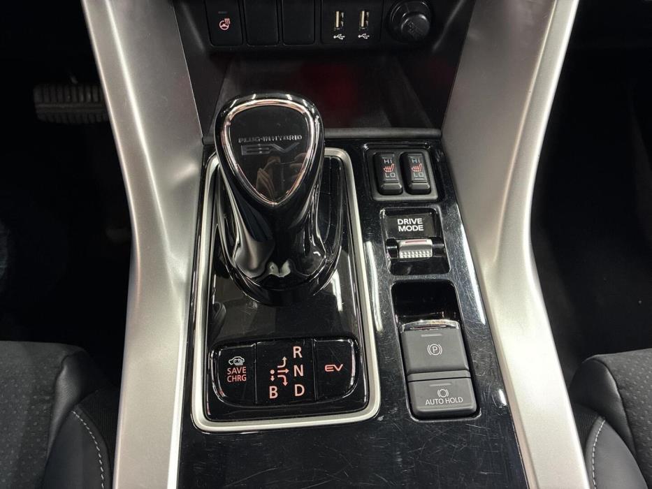 MITSUBISHI ECLIPSE CROSS 2024