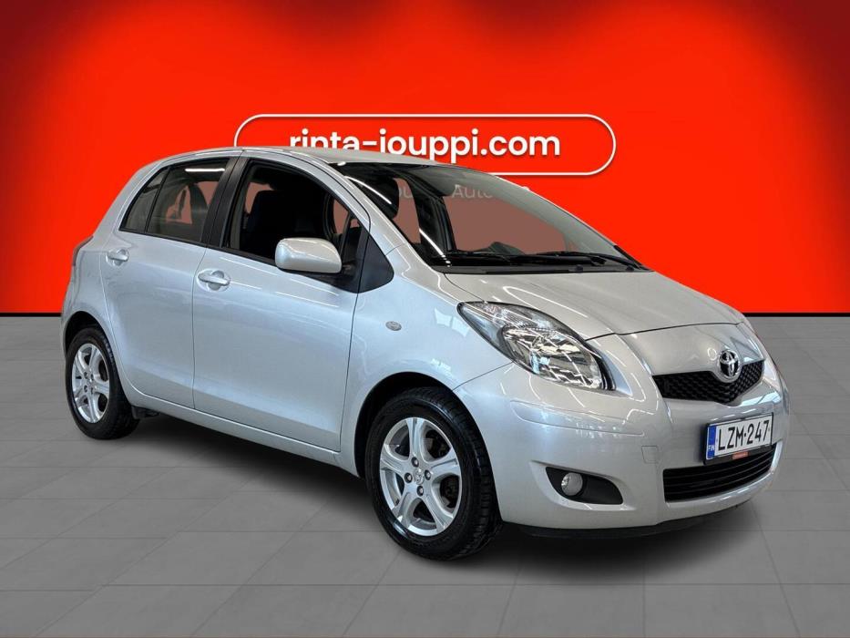 TOYOTA Yaris 2011