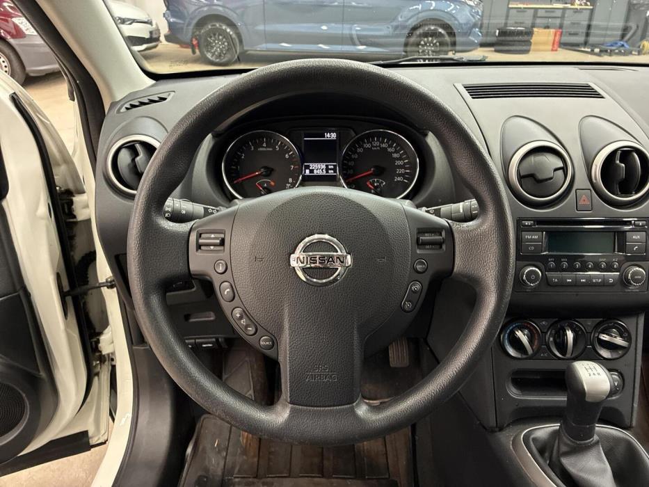 NISSAN Qashqai 2012