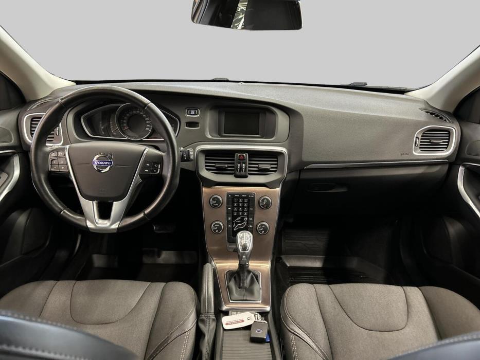 VOLVO V40 Cross Country 2013