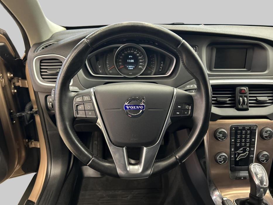 VOLVO V40 Cross Country 2013