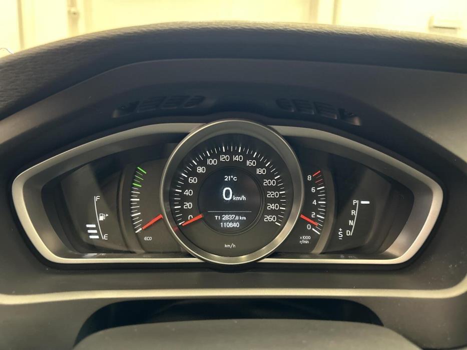 VOLVO V40 Cross Country 2013