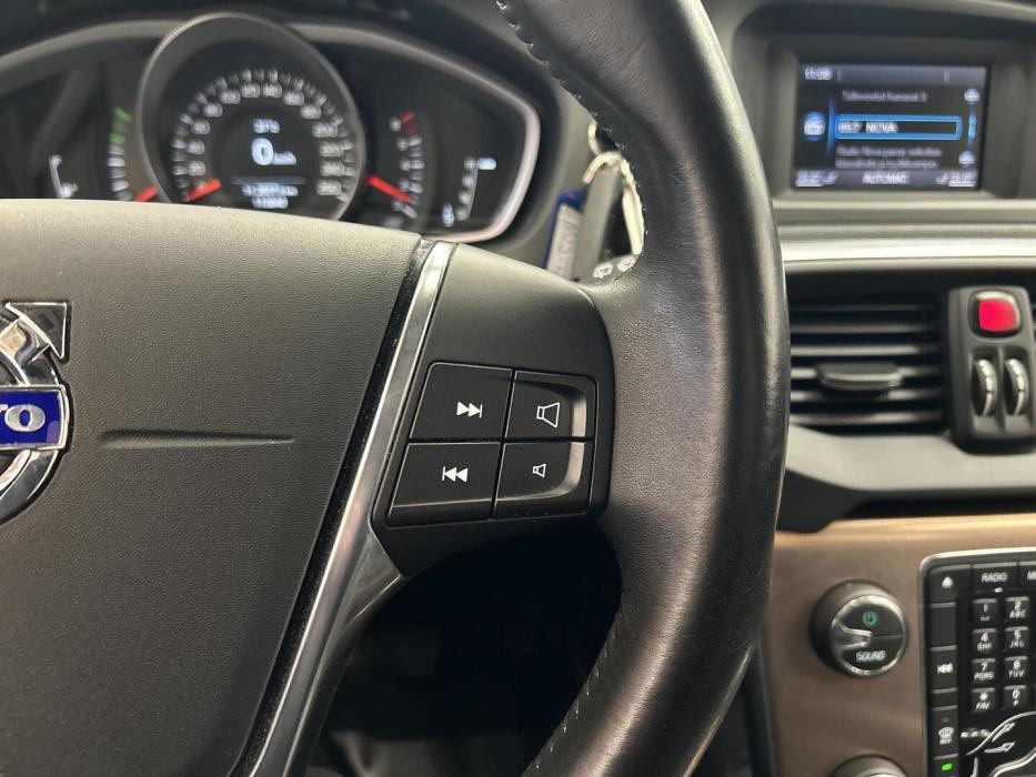 VOLVO V40 Cross Country 2013