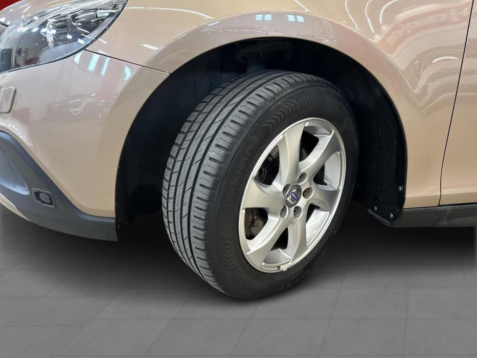 VOLVO V40 Cross Country 2013