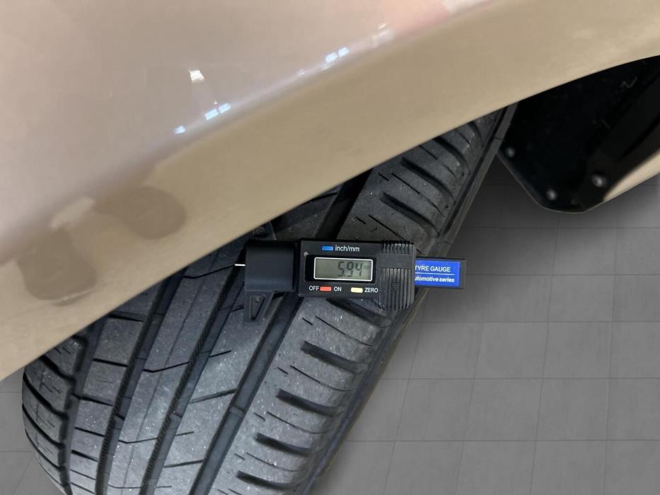 VOLVO V40 Cross Country 2013