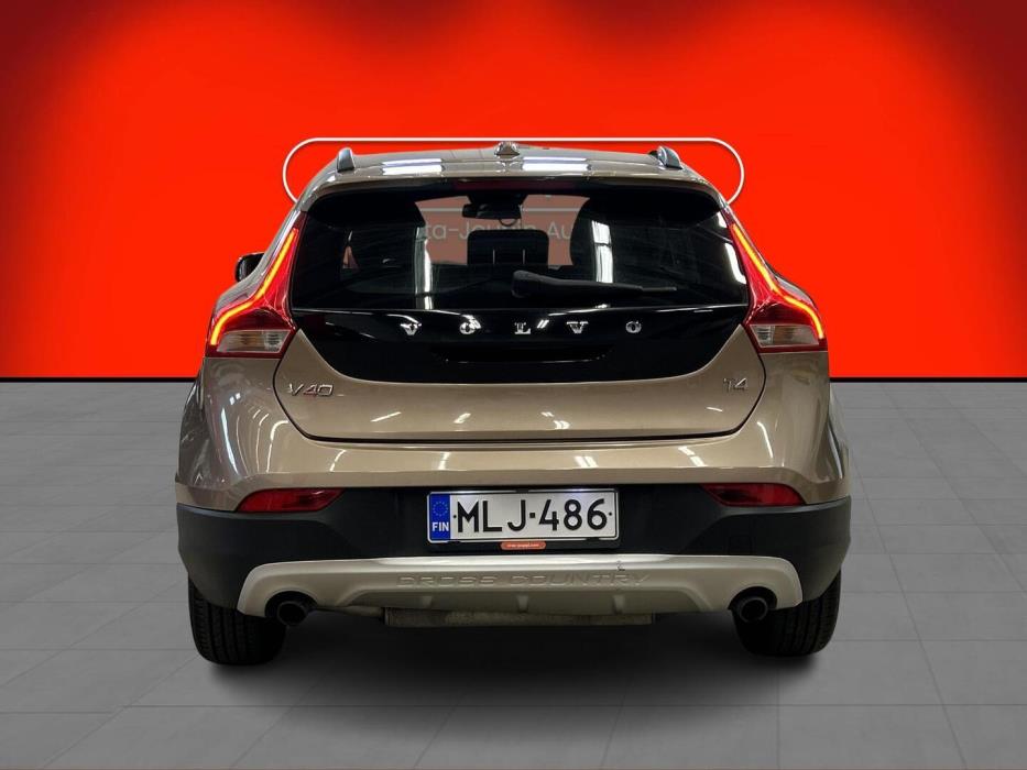 VOLVO V40 Cross Country 2013