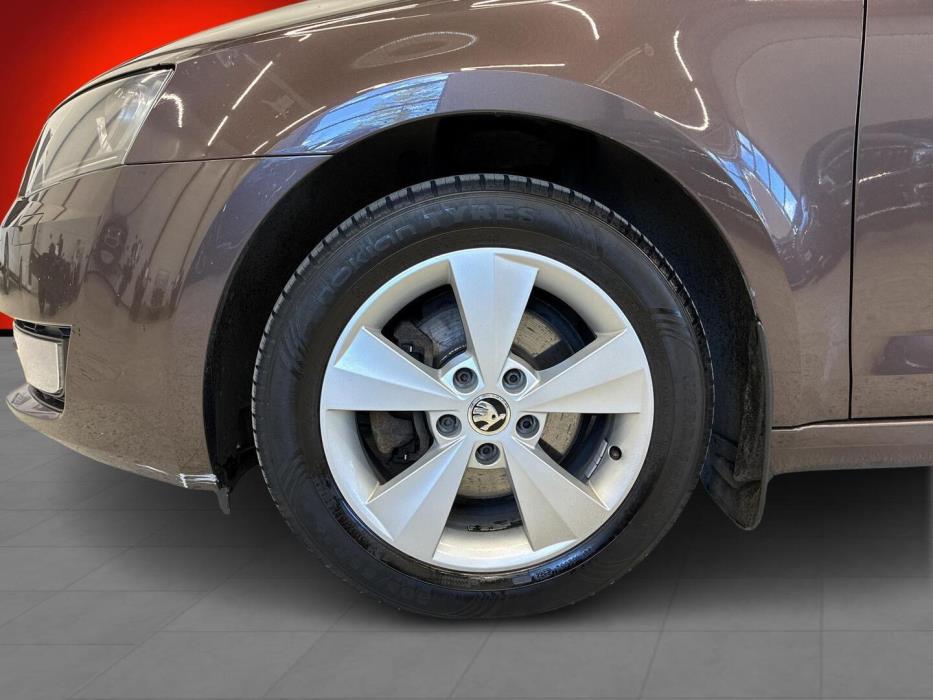 SKODA Octavia 2013