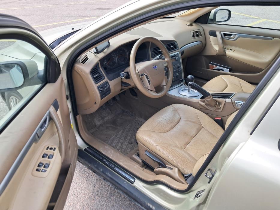 VOLVO V70 2006