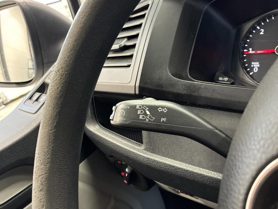 VOLKSWAGEN Transporter 2018