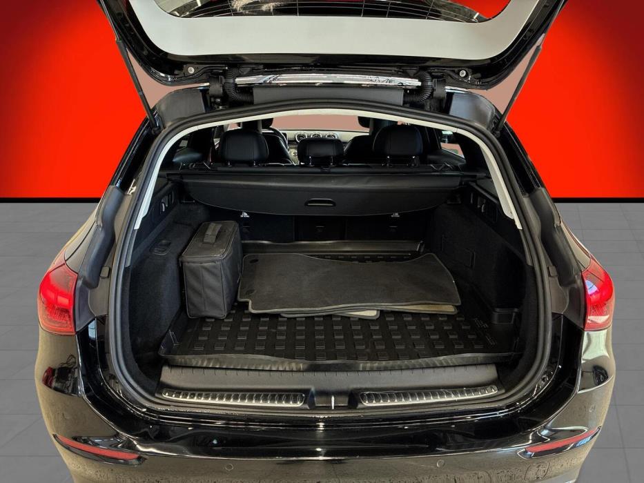 MERCEDES-BENZ C 2023