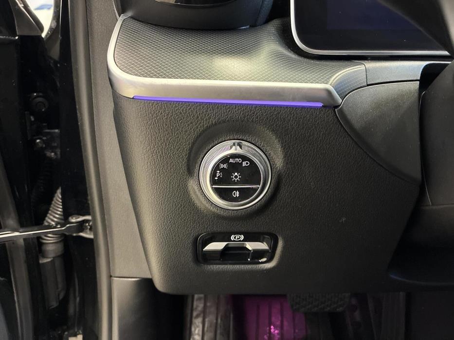 MERCEDES-BENZ C 2023