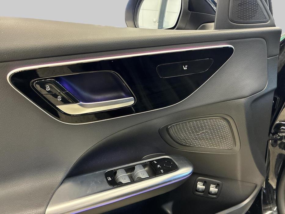 MERCEDES-BENZ C 2023